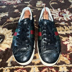 Gucci Monogram Strip Leather shoes